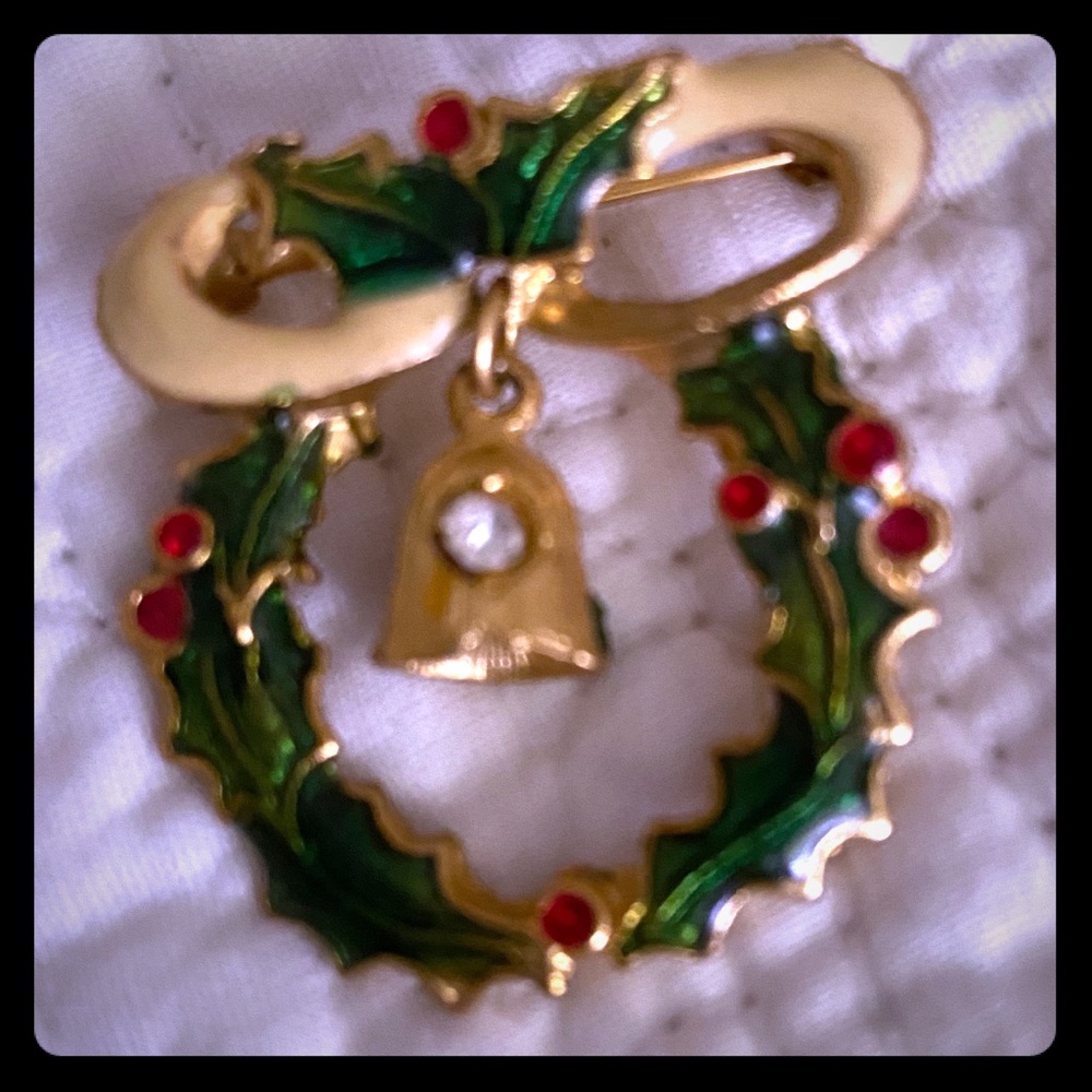 Vintage Christmas brooch